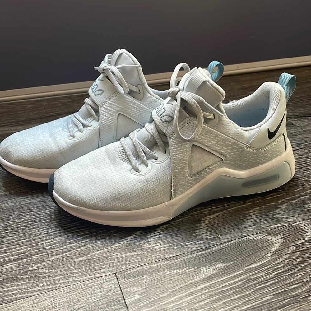 Nike airmax sneakers in light blue